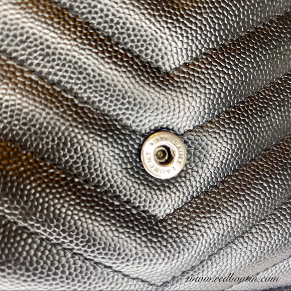 - Saint Laurent Monogram YSL Envelope Chain - Picture 11 of 11